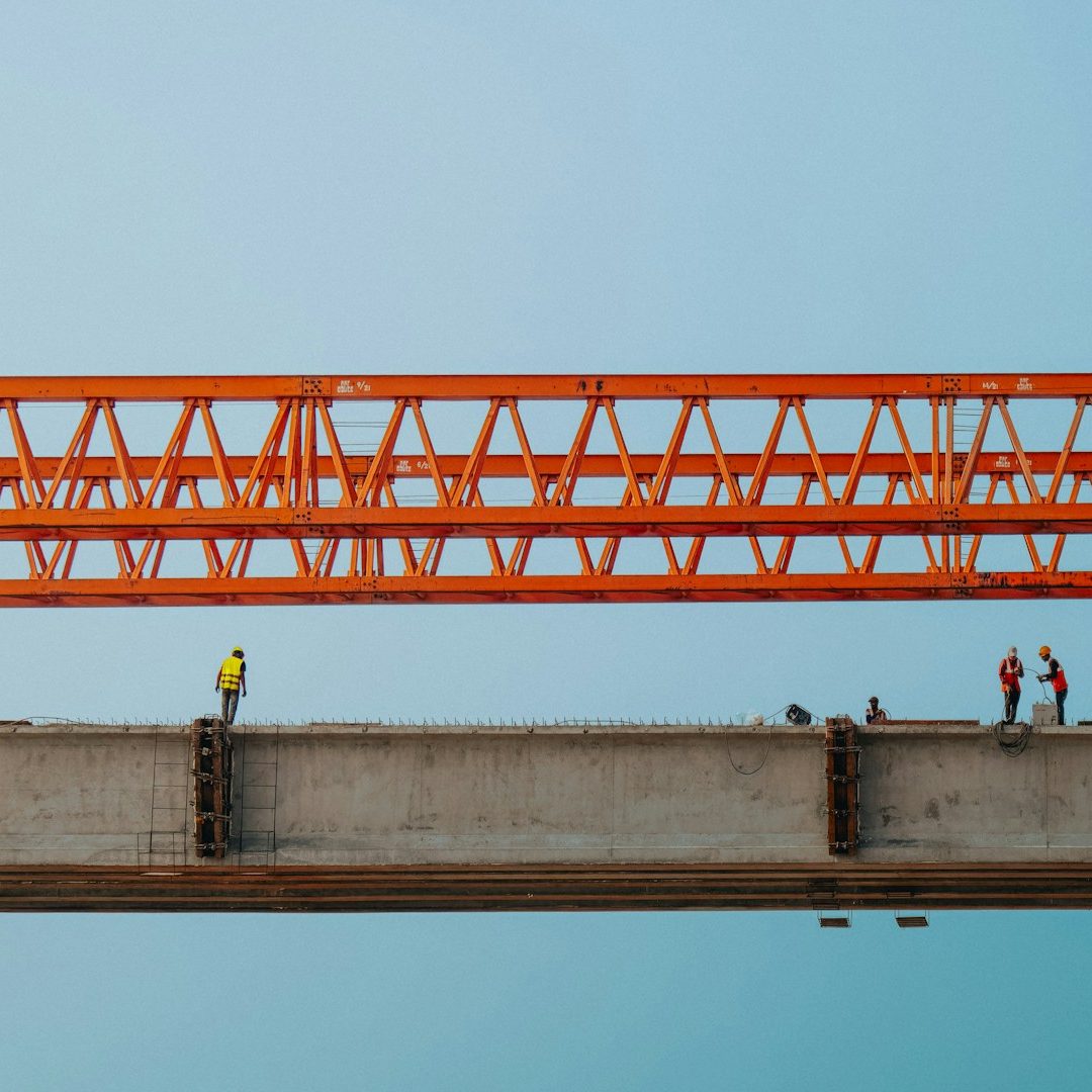 Beton- und Rohbauarbeiten von AQAS mit Kranträger